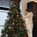 Jamie-Lee Six Instagram - klein geluksmomentje: mijnen boom gezet se! 🎄😍😋