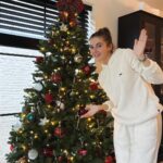 Jamie-Lee Six Instagram - klein geluksmomentje: mijnen boom gezet se! 🎄😍😋