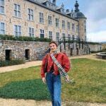 Jamie-Lee Six Instagram - de laatste twee zijn hoe het er effectief aan toe ging tijdens het nemen van deze foto’s 🤣💨🍂🐿️🌰 Château de Mirwart