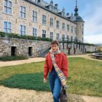 Jamie-Lee Six Instagram - de laatste twee zijn hoe het er effectief aan toe ging tijdens het nemen van deze foto’s 🤣💨🍂🐿️🌰 Château de Mirwart