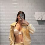 Jamie-Lee Six Instagram - some of my favorite cosy moments 😌🧖🏽‍♀️🫧 Goed nieuws want in @zizai_lingerie zijn het Zizai days en is er 10% korting op lingerie, homewear & nachtmode 🌙 publiciteit