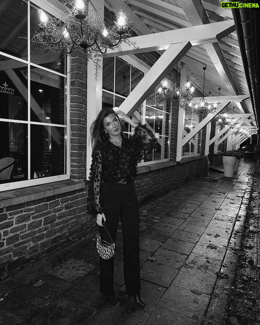 Jamie-Lee Six Instagram - the party collection dropped @loavies 🪩🪅🍾 code: JAMIE-PARTY voor 15% korting op ALLES 🫧 publiciteit Au lit des ours