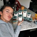 Jamie-Lee Six Instagram - dump van vandaag!!! 🥹💕🫧🍒 1. te cute 2. brown uggs 4 the win 3. 🤎🤎🤎 4. poepverwarming season!!! 5. rip 6. time to organize 7. clean 🫧🫧🫧 8. beetje liefde 9. happy met men georganiseerde potjes 10. triple zo cute