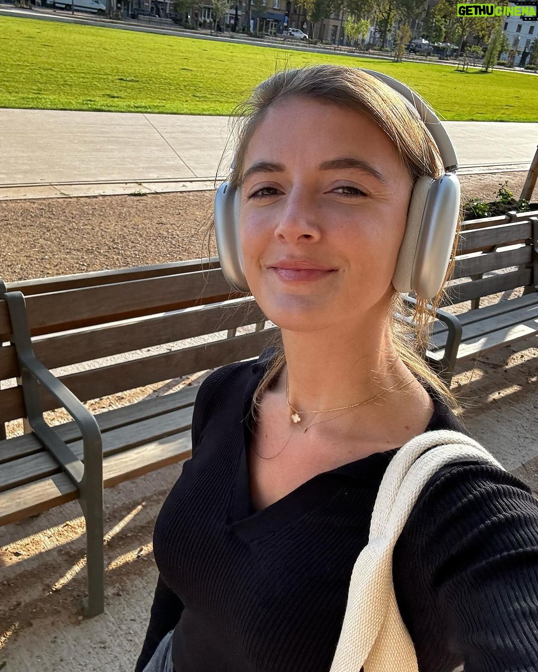 Jamie-Lee Six Instagram - note to myself: meer me-time 💕
