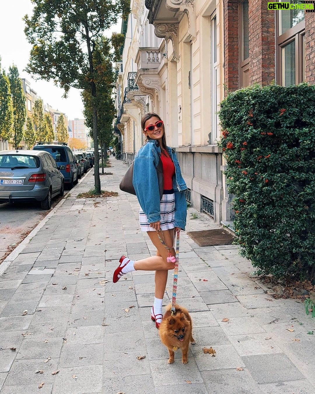 Jamie-Lee Six Instagram - dog mom 🍒🧸 Antwerp, Belgium