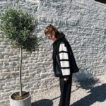 Jamie-Lee Six Instagram - Nugget stole the show 🤍 van 4 oktober tot 14 oktober zijn het opendeurdagen in @trendwalk en is er 10% korting op alles! Deze outfit komt ook van daar 🥹🧸🍒 publiciteit