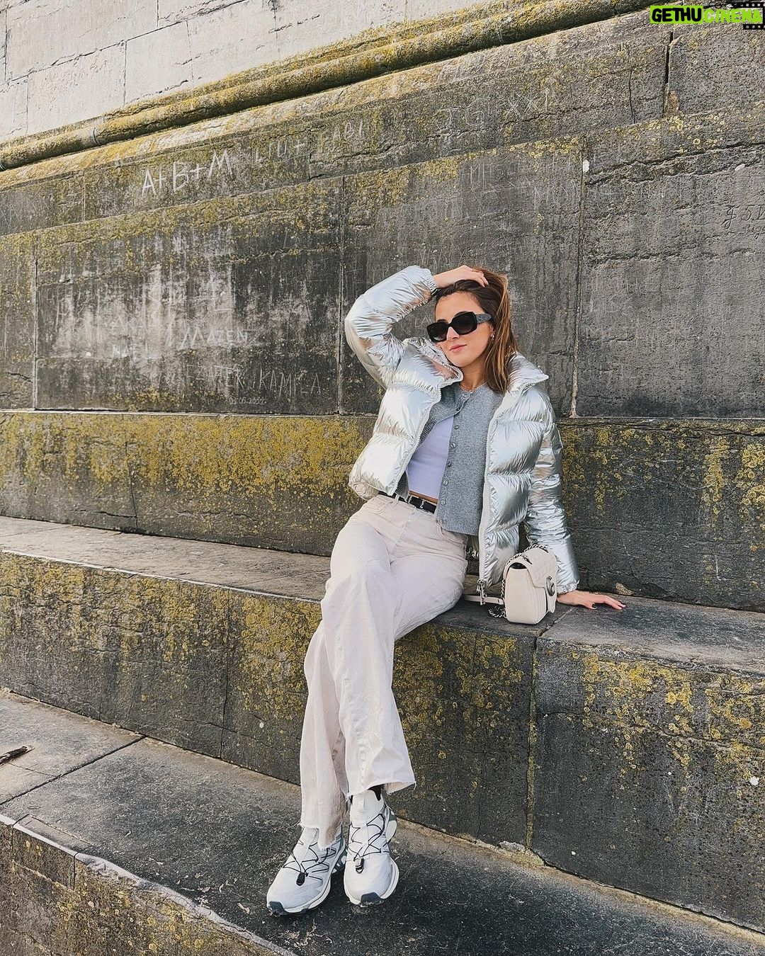 Jamie-Lee Six Instagram - silver is the new red 🩶 fly me to the moon please 🌕 publiciteit @zalando