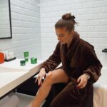 Jamie-Lee Six Instagram - Me time is echt zalig 🧖🏽‍♀️ mijn huid is super droog met het koude weer maar door deze @weledabenelux Skin Food Body Butter (door Calendula en kamille werkt dit super kalmerend voor men huid) scheelt het dag en nacht 🥹 biologisch en 100% natuurlijk 🌱 publiciteit #weledaskinfood #wateetjehuidvandaag