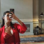 Jamie-Lee Six Instagram - bts from the shoot this morning (meer komt nog ma was al excited) 🥹🍒🐆