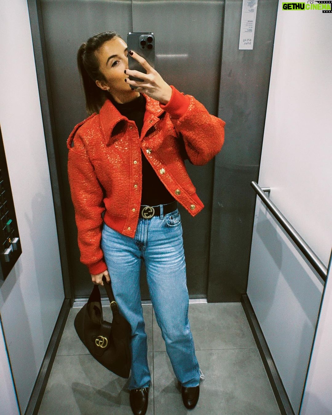 Jamie-Lee Six Instagram - the elevator selfie 💕💕💕