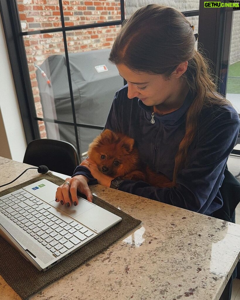 Jamie-Lee Six Instagram - time flies 🥹 deze cutiebeer is al 2 geworden 🥰 beste vriendin (afgelopen zaterdag)