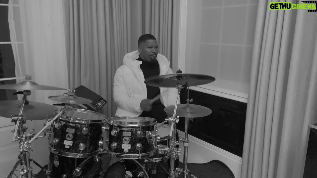 Jamie Foxx - 137K Likes - #daddydaughtertime music vibes with my daughter in London Town! We bout to hit the road together!!! Daddy daughter tour!!! Ya Hurd!! #anelisefoxx