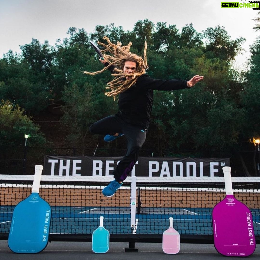 Jamie Foxx Instagram - Pickle ball as a contact sport!! no need to mess around with the other paddles… get the @thebestpaddle AND MAKE CONTACT!! if you’re going to pickle… pickle with the best #thebestpaddle.com @reeceknupp #skyhigh