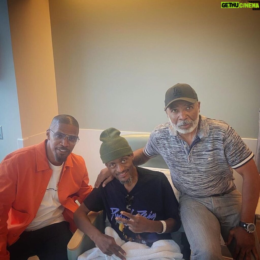 Jamie Foxx Instagram - I met Keith in college we have a deep friendship and kinship. I’m asking everybody for prayers up. Asking god to heal his body and mind… devil you a lie. @keith.jefferson continue to fight because you are blessed. I love u. #godisgreat