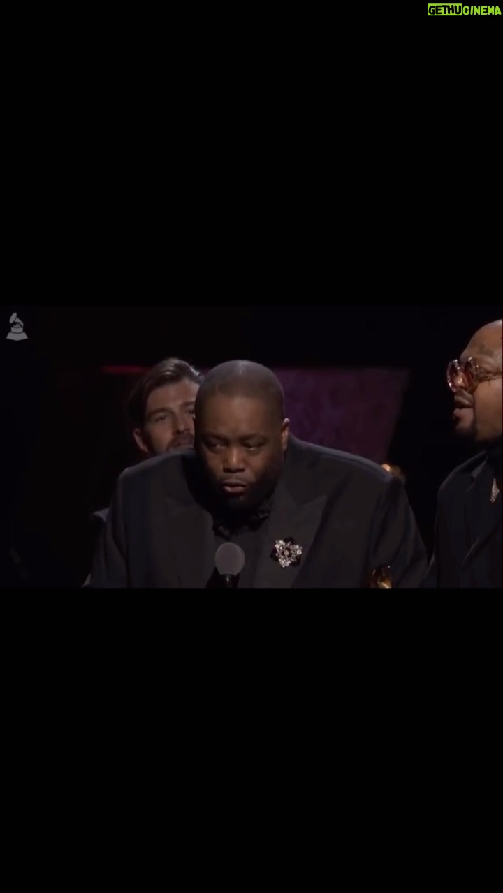 Jamie Foxx Instagram - Biggups and congratulations to @killermike well deserved and thank you for inspiring us. Great music from a great human being!