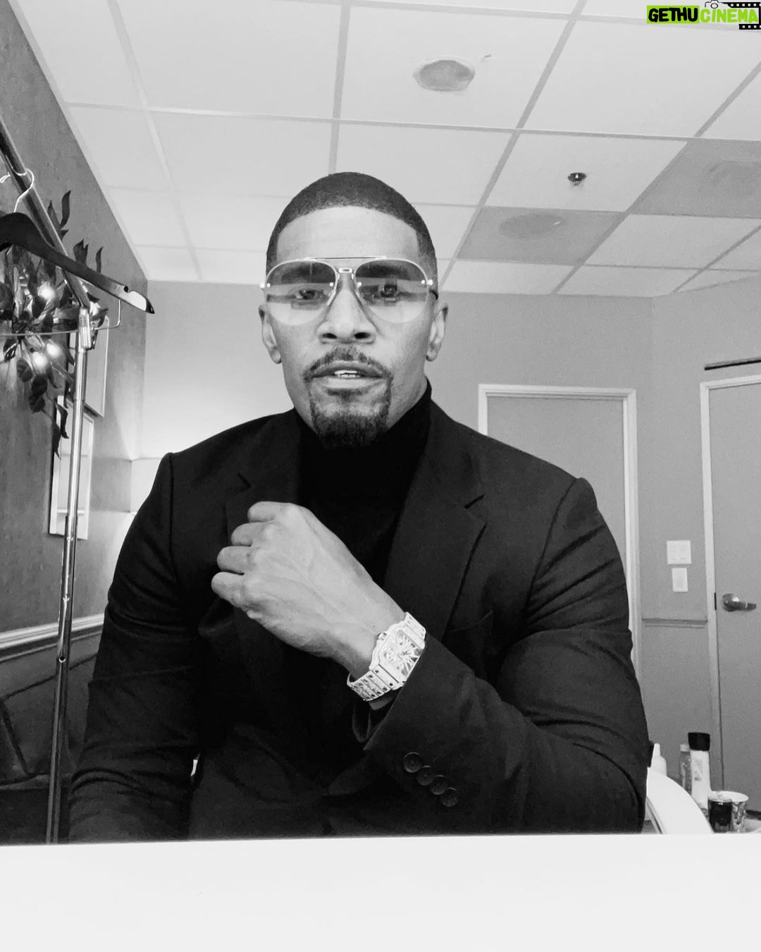 Jamie Foxx Instagram - @priverevaux #swipeleft