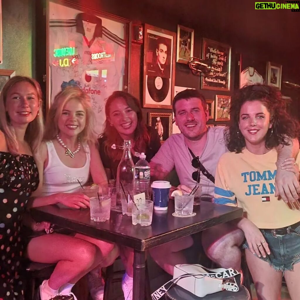 Jamie Lee O'Donnell Instagram - @saoirsemonicajackson @hollymdolly @_justcallmefoxy @niamh_branigan_ The best trip with The best people 💚