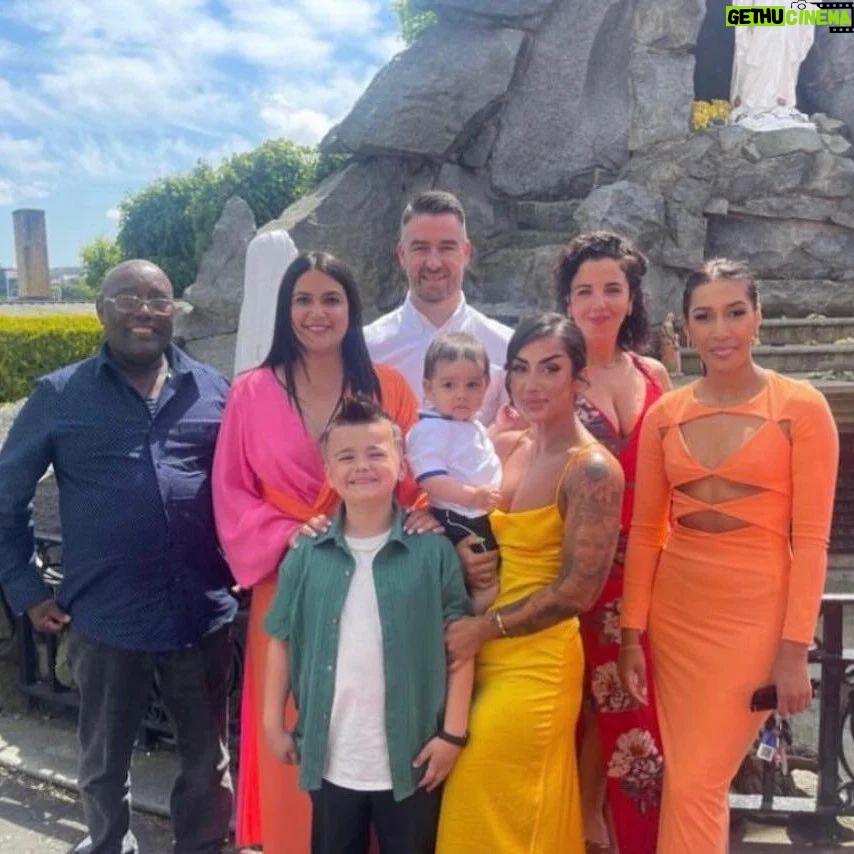 Jamie Lee O'Donnell Instagram - Family 🥰❤ @masterjax.14 @faracass @zezuu10 @iesha_cassidy @simoneecee