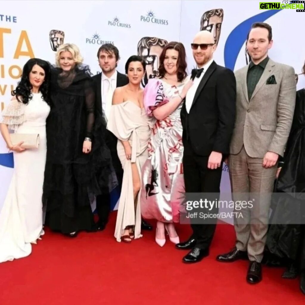 Jamie Lee O'Donnell Instagram - What an end to an amazing experience #bafta #Derrygirls 👗 @mrsemilyevans 💇‍♀️💄 @sophieroseknox @suedederry 🌝 @leighnaturaltouch Thanks 🥰