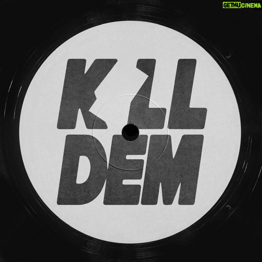 Jamie XX Instagram - Kill dem is out woooooo can’t wait to play it lots and lots on my US tour, starting tomorrow 🚨🚨🚨 22 September // Firefly, Dover DE 23 September // Forest Hills Stadium, New York NY 24 September // Portola, San Francisco, CA 25 September // CRSSD, San Diego, CA 30 September // Hollywood Bowl, Los Angeles LA