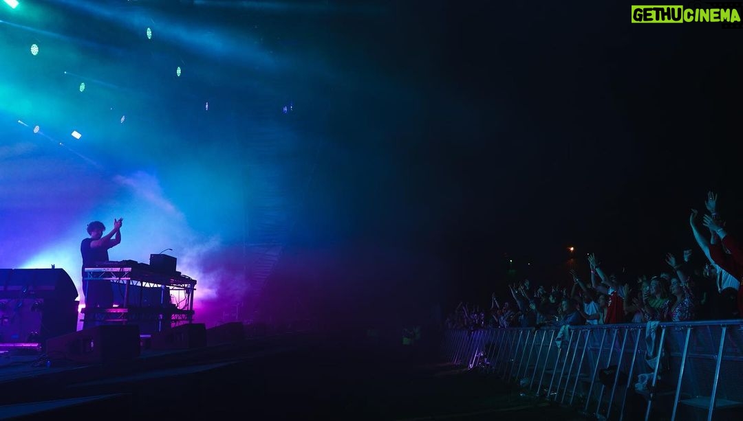 Jamie XX Instagram - Thank you @alltogethernow.ie