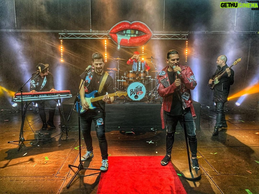 Jan Kopečný Instagram - #premiera #klip #desetdevet ——————————————————————————— #jankopecny #fun #f4f #instagram #instadaily #beautiful #funny #happy #life #healthy #instadaily #like4like #lifestyle #instacool #instapic #bestoftheday #photo #jk #me #botox #botoxmusic #instagood #photooftheday #instamood #follow #like #like4like #🇨🇿 #💋 Foto by @barborasm Hudební divadlo Karlín