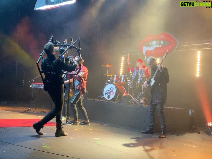 Jan Kopečný Instagram - #premiera #klip #desetdevet ——————————————————————————— #jankopecny #fun #f4f #instagram #instadaily #beautiful #funny #happy #life #healthy #instadaily #like4like #lifestyle #instacool #instapic #bestoftheday #photo #jk #me #botox #botoxmusic #instagood #photooftheday #instamood #follow #like #like4like #🇨🇿 #💋 Foto by @barborasm Hudební divadlo Karlín