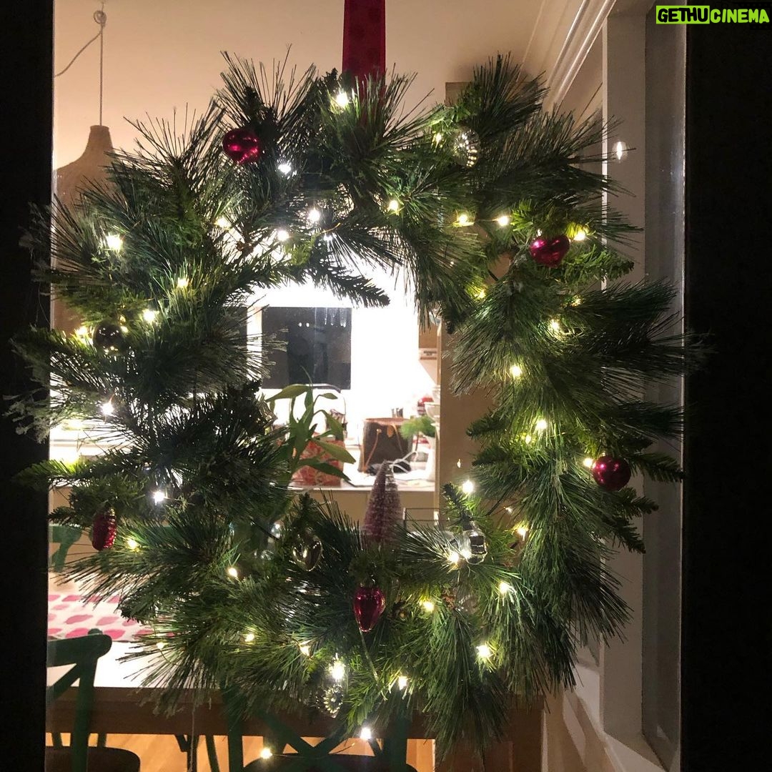 Jane Hall Instagram - Christmas at my place ❤️