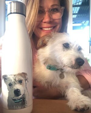 Jane Hall Instagram - My cousin Jocey over at @myordercup makes these super cute bottles with your pets pic printed on them!! Betty is beside herself!! You just email the photo and it’s that easy…. Jump online…such a great gift idea. 🐶💕🐶💕 @mwb_mywaterbottle is the site xxxx