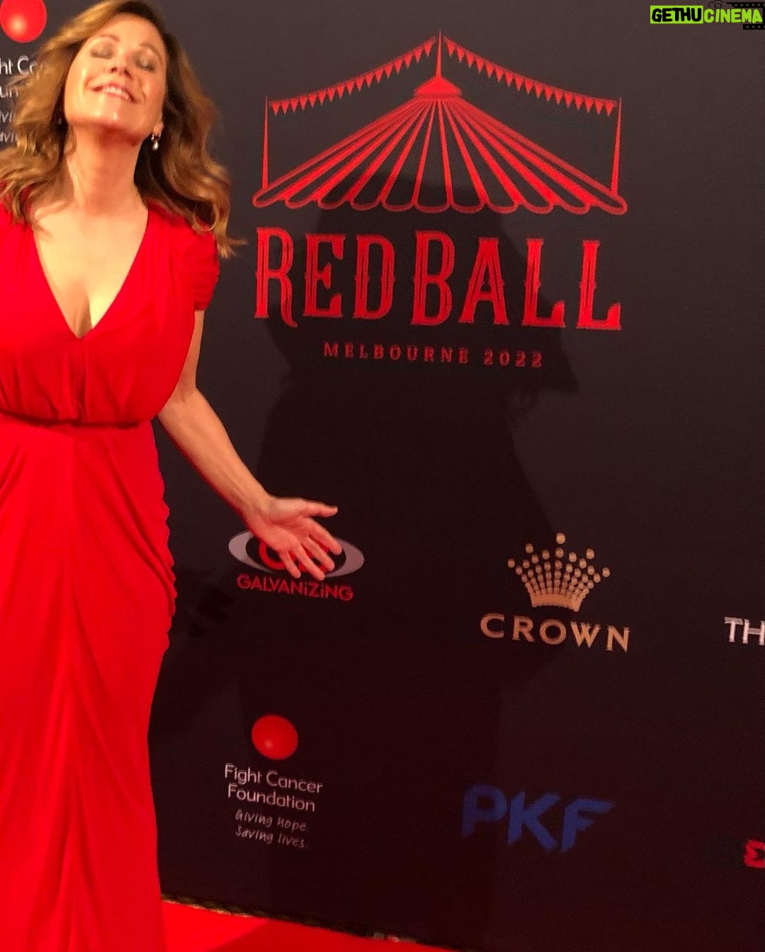 Jane Hall Instagram - Red Carpet fails at Red Ball Melbourne! Had a wonderful time as MC for this fab event. Huge thanks to @fightcancerau for having me and @fashionaltamodax for kitting me out.