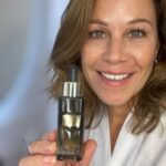 Jane Hall Instagram - Happy to report only good things after my month-long trial of @lorealparis #MidnightSerum . This stuff smells glorious, feels silky and is super gentle. My night-time routine allows the serum to work it’s magic and the antioxidant goodness leaves my skin feeling plumper, firmer and…dare I say it…a little bit more radiant in the morning! AND it’s super affordable, giving us all the chance to invest in some LUXE skincare. Why not give it a shot? #loreal #lorealskincare #ad #AgePerfect #MidnightSerum.