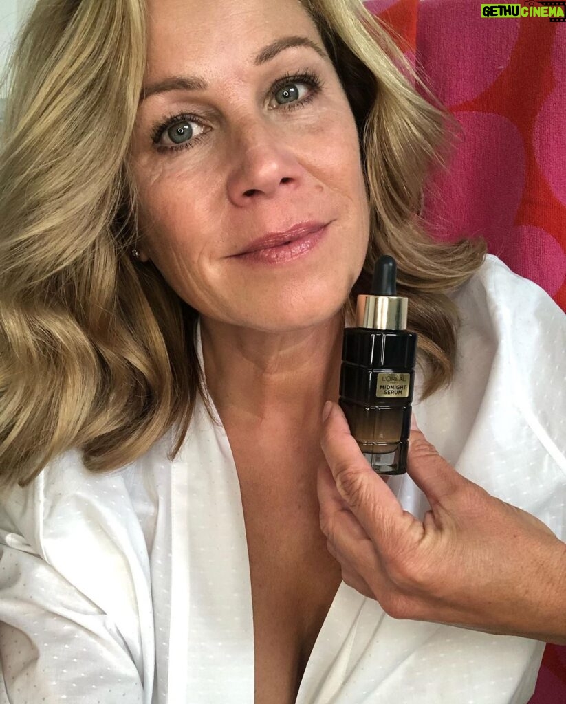 Jane Hall Instagram - After 51 and a half years of sketchy skin care regimes, I finally got serious.... @lorealparis has upped the ante with this glorious AGE PERFECT MIDNIGHT SERUM which works it's magic at night time when skin cells are at their peak regeneration. It's simple, straightforward skin care that is incredibly effective. My skin tends to be sensitive, but this stuff is free from parabens and mineral oils, and I wake up looking glowy and hydrated. Yay! What I sincerely love is that this luxe product is AFFORDABLE, something that high end serums are usually NOT. So, everyone can give it a go! And why? Because we are ALL worth it! And NO FILTERS here!!!! @lorealparis #Loreal #LorealSkincare #Ad #AgePerfect #MidnightSerum