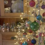 Jane Hall Instagram - A little Christmas twinkle for your Saturday evening… My tree was gifted to me by my beautiful friend, Bec, who truly knows how to lift spirits and go the extra mile for those she loves. I’m grateful to you @macca_becca . Thank you for all the years of our friendship. ❤️🩷❤️🩷