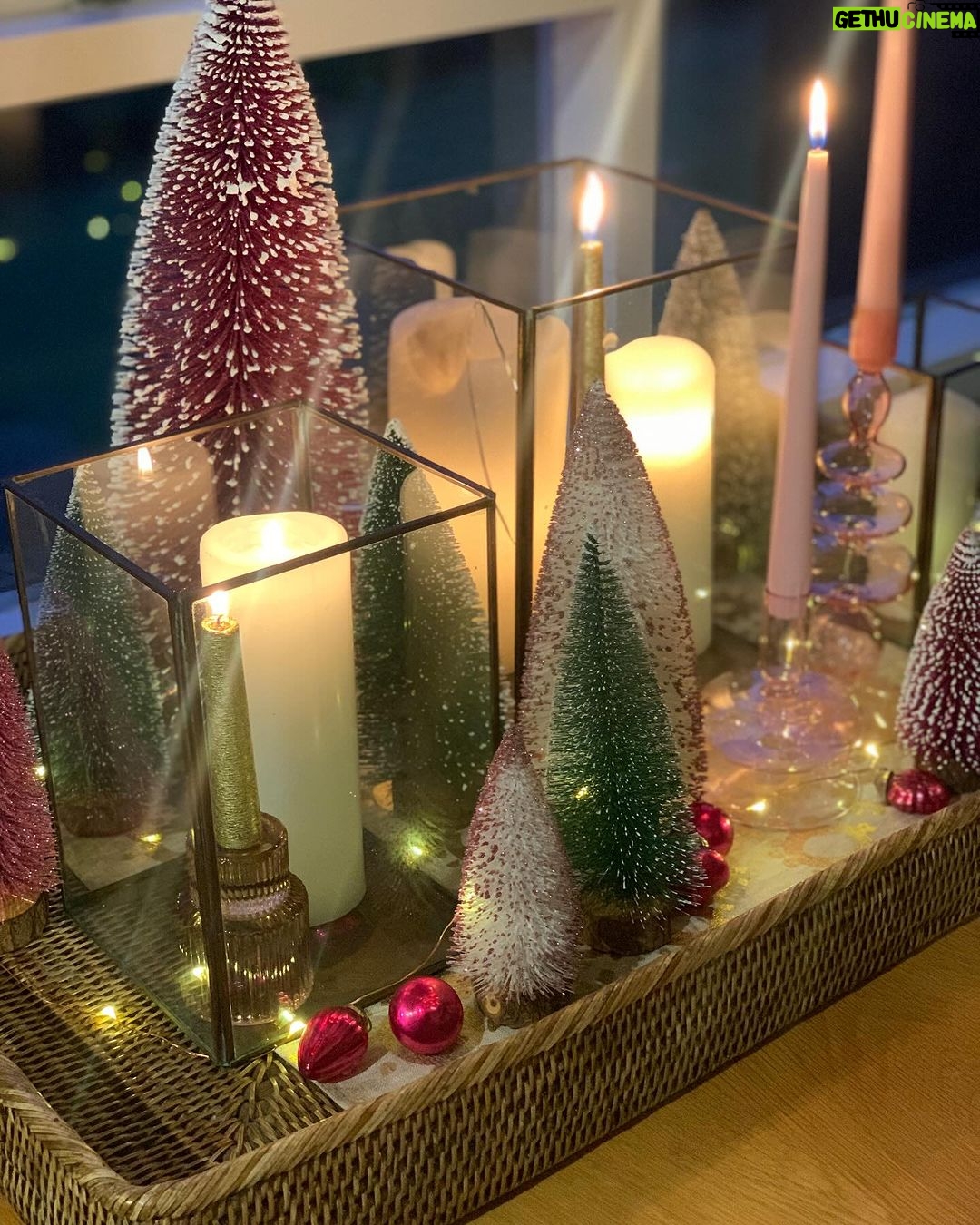 Jane Hall Instagram - I’m totally making an effort, you guys… Christmas is on my table. This won’t be the last you hear from me on this topic. Hope your weekend is lovely so far. Love from Jane X