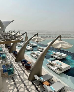 Jane Hall Instagram - Ok. Anyone who knows me, knows I love a sunny spot (always sun screened….) with my book… Please allow me to introduce ‘Cloud 22’ infinity pool at @atlantistheroyal Dubai. It was sublime. The crew and I enjoyed it immensely ❤️❤️❤️ Living the dream for @luxury.escapes.