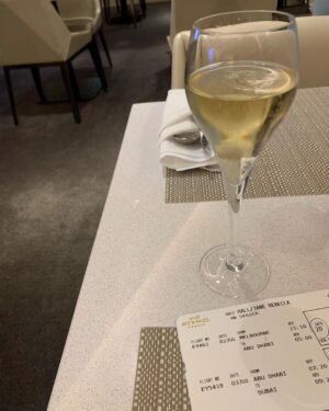 Jane Hall Instagram - Guys, strap yourselves in. I’m heading to Dubai for @luxury.escapes and I CANNOT WAIT!!!!
Allow me to bring you the first pics of me luxuriating in the  @etihad lounge…. I actually just ate three meals and I am not yet on the plane…. Is this even real??? Do actual people get to do this when they travel?? Anyhoo, I’m in heaven. And that’s not the champagne talking.
I’ll be updating often….this is pretty amazing!!! (I’m watching DWTS on my laptop, just not on my actual couch 😂😂😂)