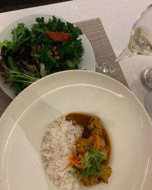 Jane Hall Instagram - Guys, strap yourselves in. I’m heading to Dubai for @luxury.escapes and I CANNOT WAIT!!!!
Allow me to bring you the first pics of me luxuriating in the  @etihad lounge…. I actually just ate three meals and I am not yet on the plane…. Is this even real??? Do actual people get to do this when they travel?? Anyhoo, I’m in heaven. And that’s not the champagne talking.
I’ll be updating often….this is pretty amazing!!! (I’m watching DWTS on my laptop, just not on my actual couch 😂😂😂)