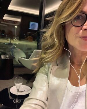 Jane Hall Instagram - Guys, strap yourselves in. I’m heading to Dubai for @luxury.escapes and I CANNOT WAIT!!!!
Allow me to bring you the first pics of me luxuriating in the  @etihad lounge…. I actually just ate three meals and I am not yet on the plane…. Is this even real??? Do actual people get to do this when they travel?? Anyhoo, I’m in heaven. And that’s not the champagne talking.
I’ll be updating often….this is pretty amazing!!! (I’m watching DWTS on my laptop, just not on my actual couch 😂😂😂)