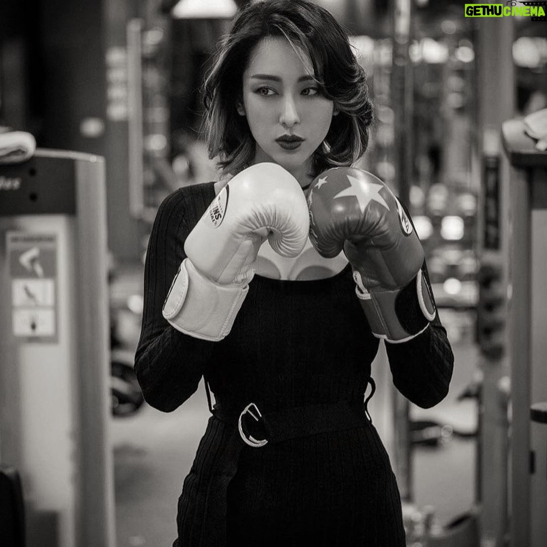 Jane Wu - 1.5K Likes - Happy new year!🖤