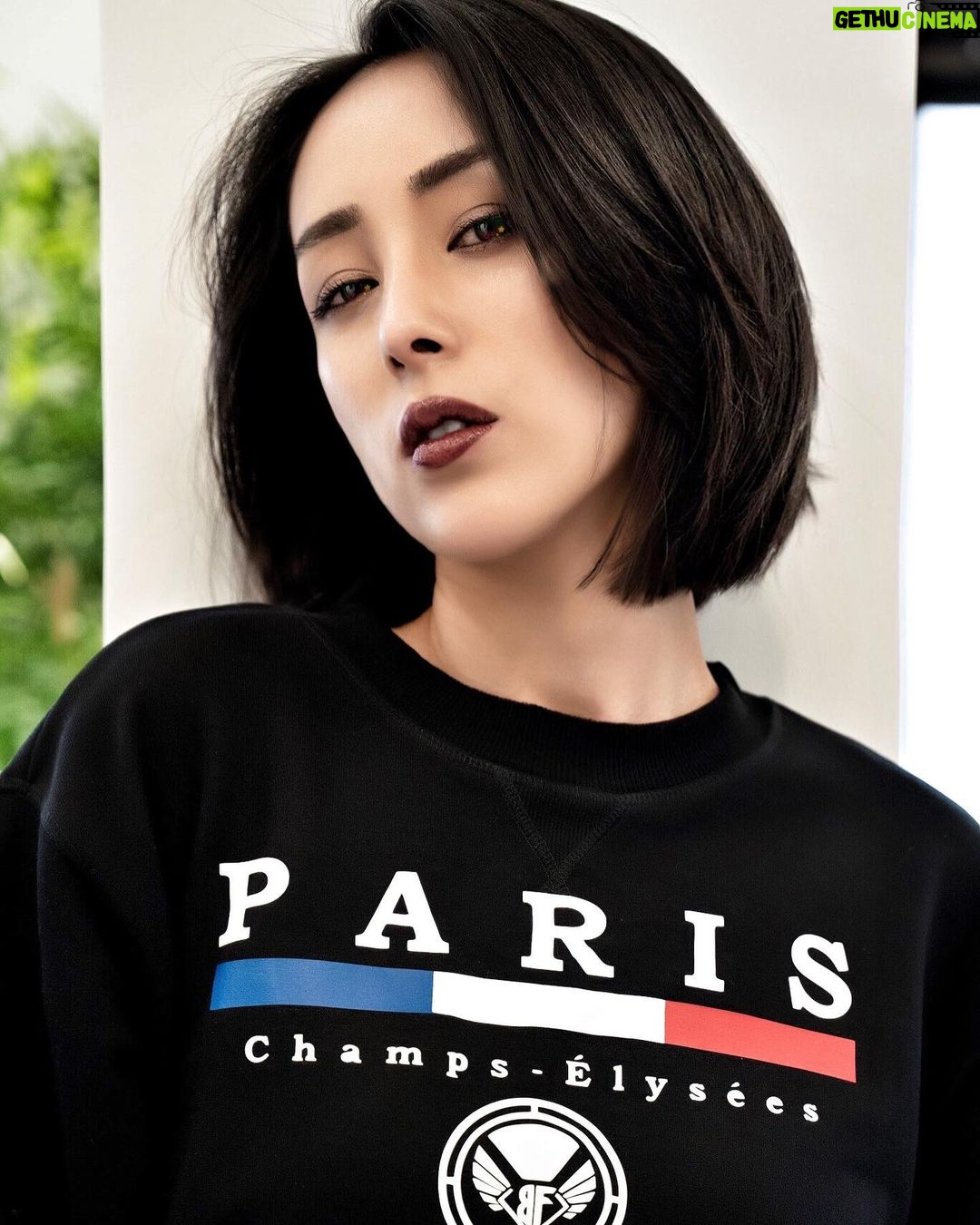 Jane Wu - 1.5K Likes - Check out this amazing brand @bentleyfortune 🖤🖤🖤
#fashiondesign #itsjanewu #streetwear