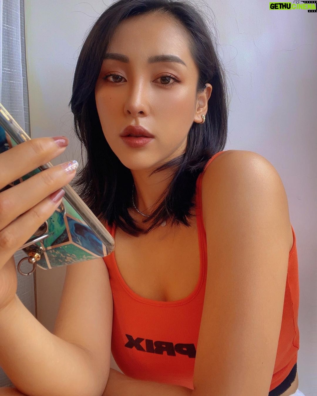 Jane Wu - 1K Likes - Beautiful gift❤️
#vertu #selfie #chinesegirl