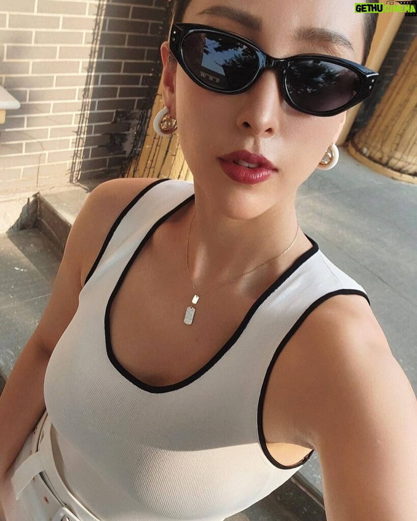 Jane Wu Instagram - What a beautiful day 💕 Hangzhou, China