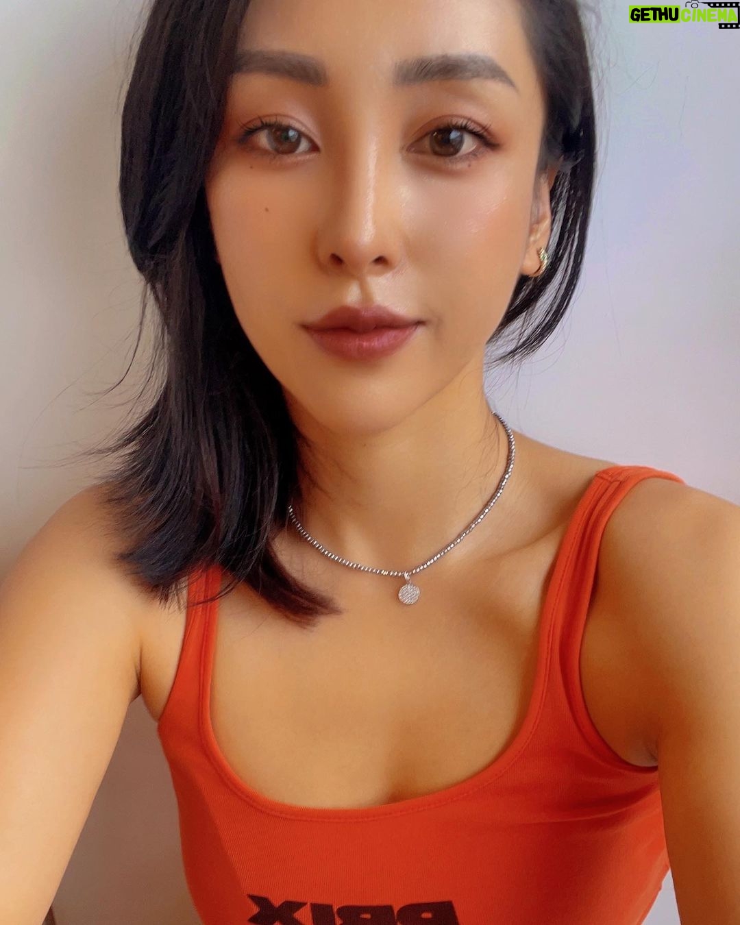 Jane Wu - 1K Likes - Beautiful gift❤️
#vertu #selfie #chinesegirl