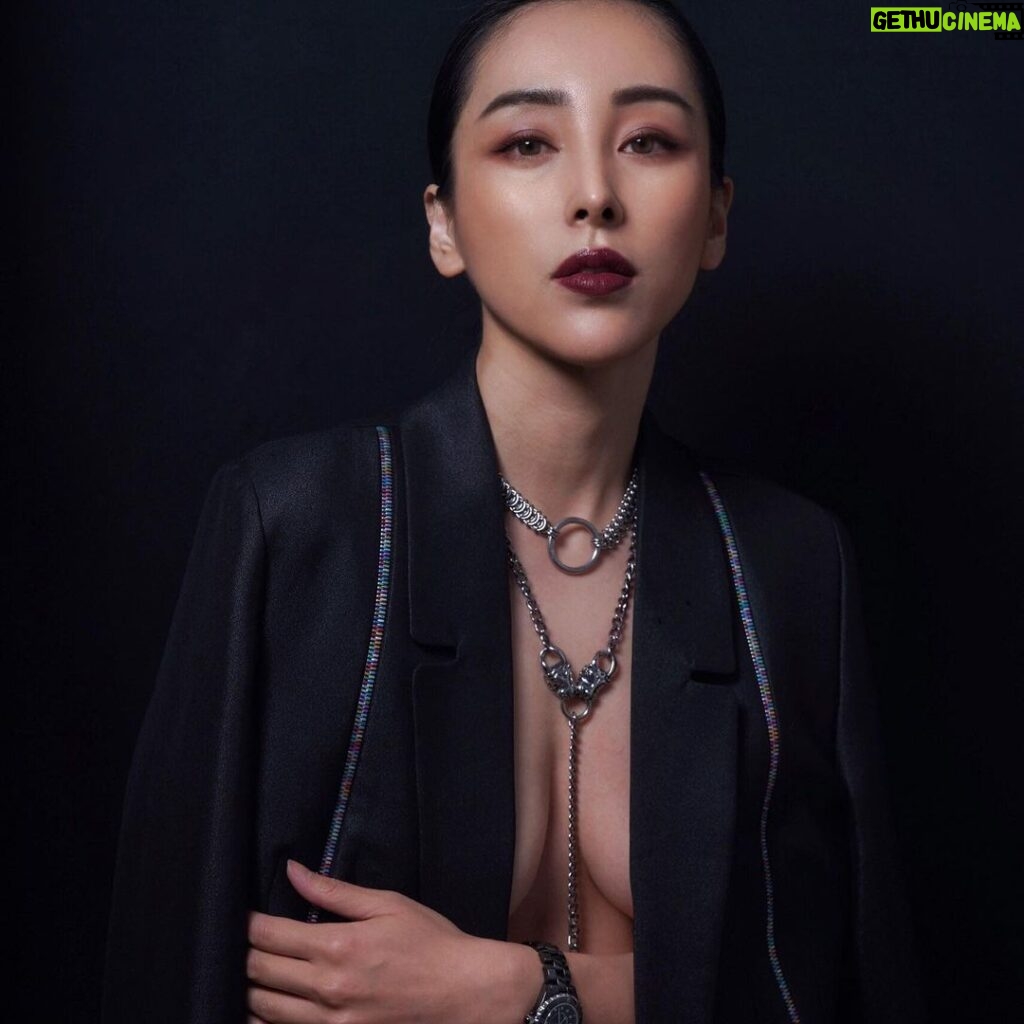 Jane Wu Instagram - Enjoy everything moment❤️ #china #actresslife #chinesegirl Shanghai, China