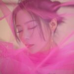 Jane Zhang Instagram - 抓紧时间，上台前蹭下自己的热度😹