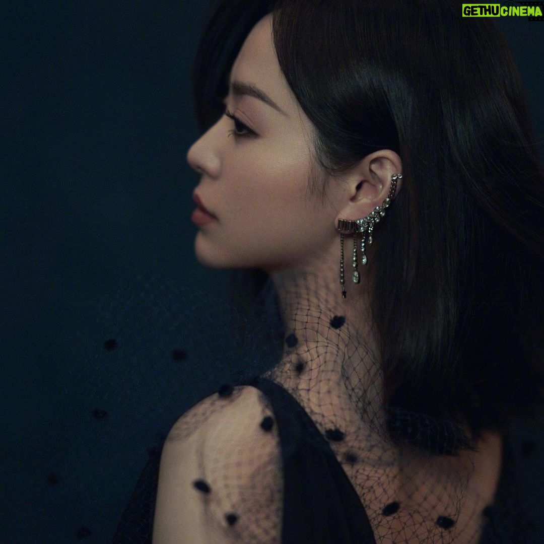 Jane Zhang Instagram - 感谢搜狗IN盛典的邀请! 然后,今天的照片有一份意外的收获,我仿佛明白了“魂传”是什么意思😏@crystal_tianai