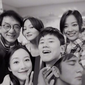 Jane Zhang Instagram - #奋斗吧中华儿女
“万水千山不忘来时路…”脑海里最深刻的画面除了后台和舞台上的排练，还有这一个月来的相处。一起挑衣服，上台前互相给彼此整理妆发，一起分享表演的建议，一起看排练感动到流泪，生病的时候相互照顾…大多数时候我们老是天南地北，感谢这个特殊而光荣的机缘，让我们亲密的聚在了一起，收获到好多好多的温暖。我爱你们！我的朋友们！我爱你！我的祖国！今晚八点，要记得看我们这个月的练习成果哦😝