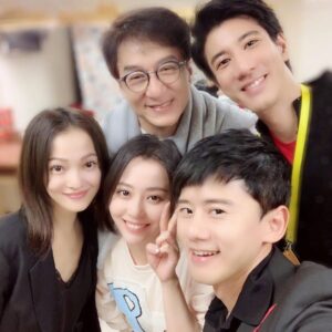 Jane Zhang Instagram - #奋斗吧中华儿女
“万水千山不忘来时路…”脑海里最深刻的画面除了后台和舞台上的排练，还有这一个月来的相处。一起挑衣服，上台前互相给彼此整理妆发，一起分享表演的建议，一起看排练感动到流泪，生病的时候相互照顾…大多数时候我们老是天南地北，感谢这个特殊而光荣的机缘，让我们亲密的聚在了一起，收获到好多好多的温暖。我爱你们！我的朋友们！我爱你！我的祖国！今晚八点，要记得看我们这个月的练习成果哦😝