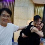 Jane Zhang Instagram - #奋斗吧中华儿女 “万水千山不忘来时路…”脑海里最深刻的画面除了后台和舞台上的排练，还有这一个月来的相处。一起挑衣服，上台前互相给彼此整理妆发，一起分享表演的建议，一起看排练感动到流泪，生病的时候相互照顾…大多数时候我们老是天南地北，感谢这个特殊而光荣的机缘，让我们亲密的聚在了一起，收获到好多好多的温暖。我爱你们！我的朋友们！我爱你！我的祖国！今晚八点，要记得看我们这个月的练习成果哦😝