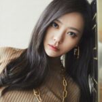 Jane Zhang Instagram - #fendi霓虹镜像 ❤️派对很酷，月色很美